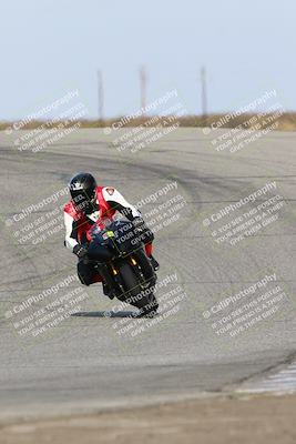 media/Nov-26-2023-TrackDaz (Sun) [[64ad8cfd8f]]/Mock Race/Outside Grapevine/